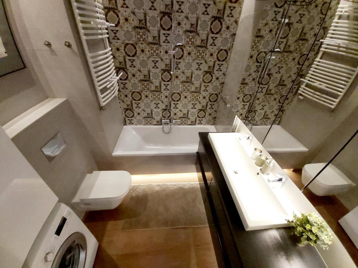 Siedmiogrodzka - Most Handy Location, Aircon & Garage Free Warsawa Bagian luar foto